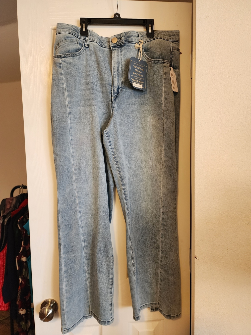 Democracy Ab-Solution Skyrise Barely Bootcut Jeans Light Wash NWT